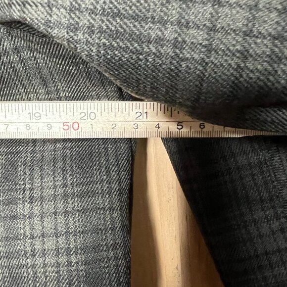 Helly Hansen Mens Plaid Jacket Medium Gray Insulated Padded Coat Gold Lining - Picture 11 of 12